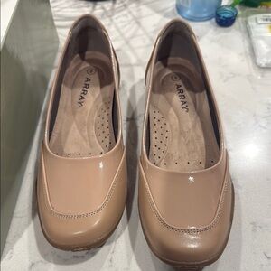 Array Women's Tan Slip-On Shoes